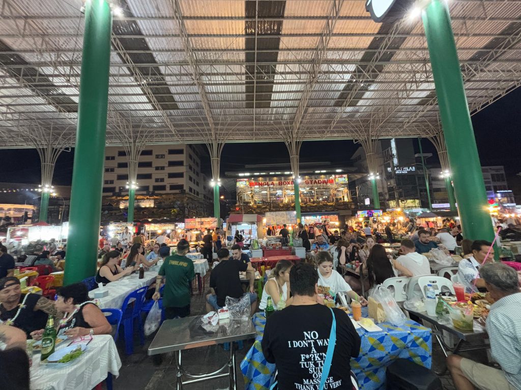 phuket thailanda patong night market