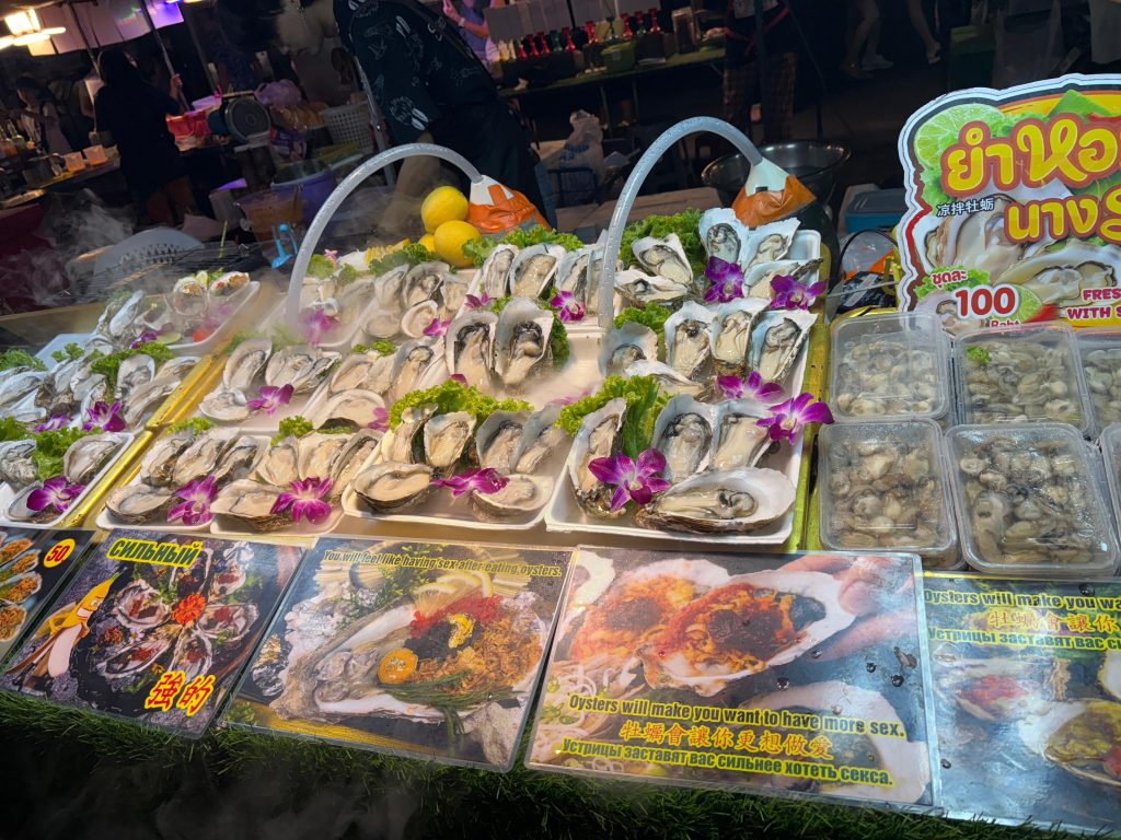 phuket thailanda patong night market