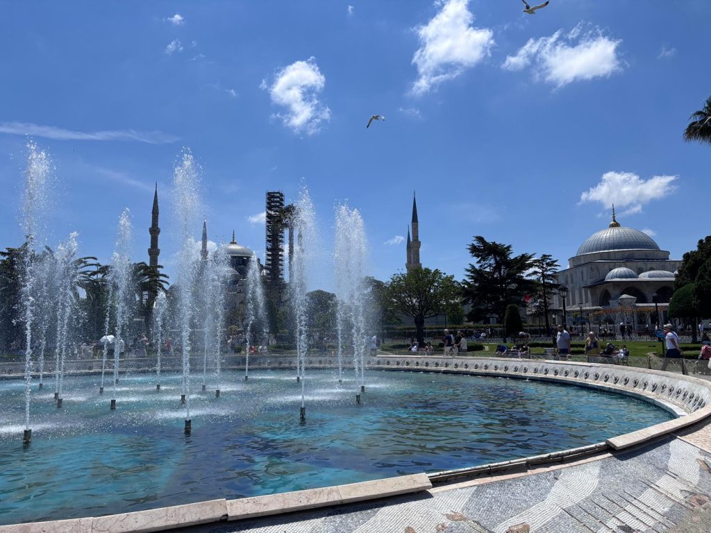 ce faci in istanbul piata sultanahmet