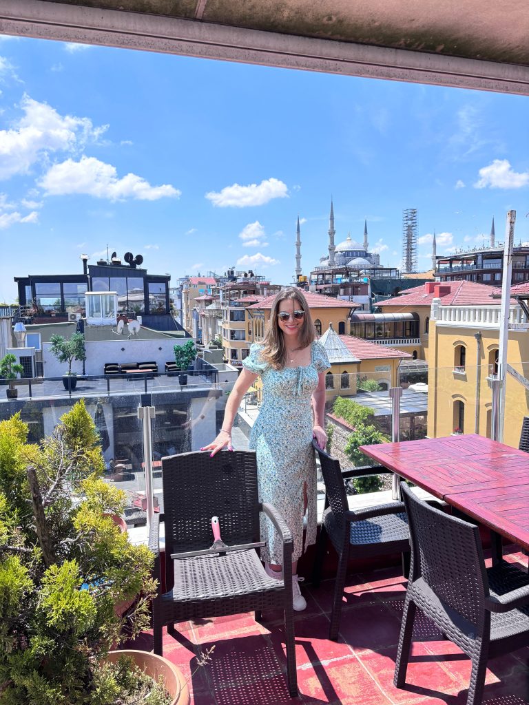 atractii turistice istanbul rooftop mic dejun