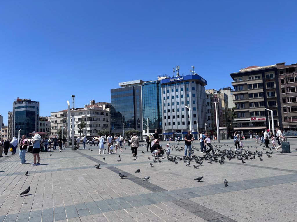 atractii turistice istanbul piata taksim